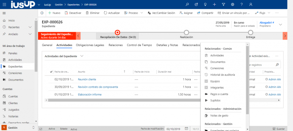 Cómo modernizar la gestión de expedientes: Captura de la interfaz de iusUp con el menú Relacionados activado para seleccionar los documentos relacionados con el expediente